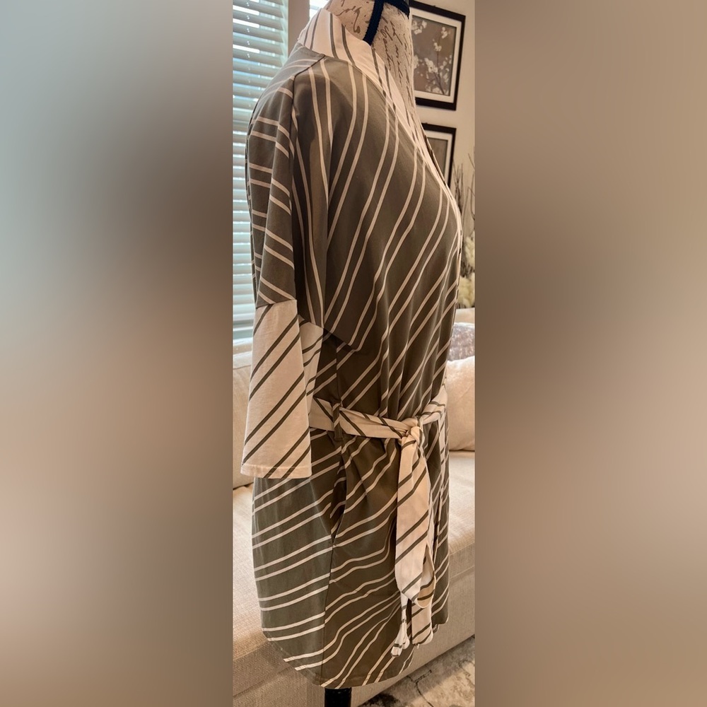 Pact 100% Organic Cotton Olive and Cream Striped Robe 3/4 Sleeve Size XS - Picture 2 of 12